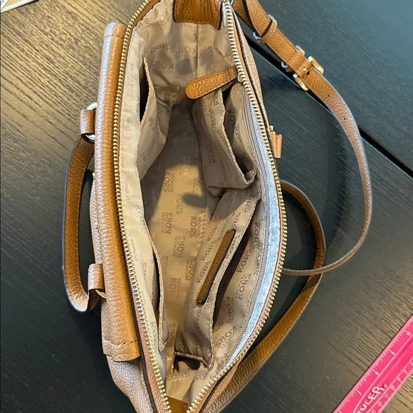 Michael Kors Tan Leather Handbag Crossbody - Picture 9 of 12